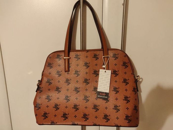 Sara Brown Horse Handbag with tote carrier