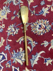 shoehorn extendable-brass colour