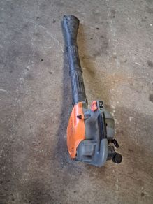 leaf blower