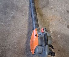 leaf blower