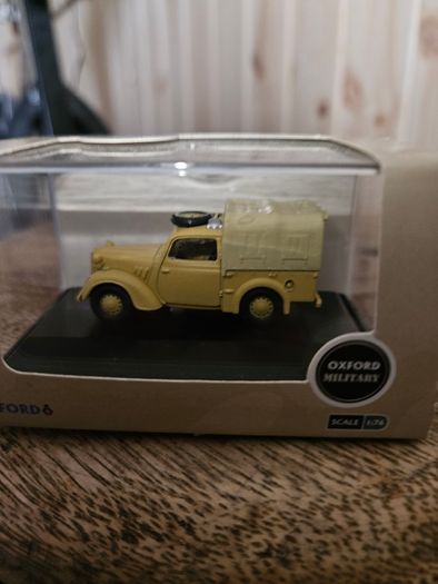 Sale 4 only Oxford Diecast Austin Tilly GHQ Land forces