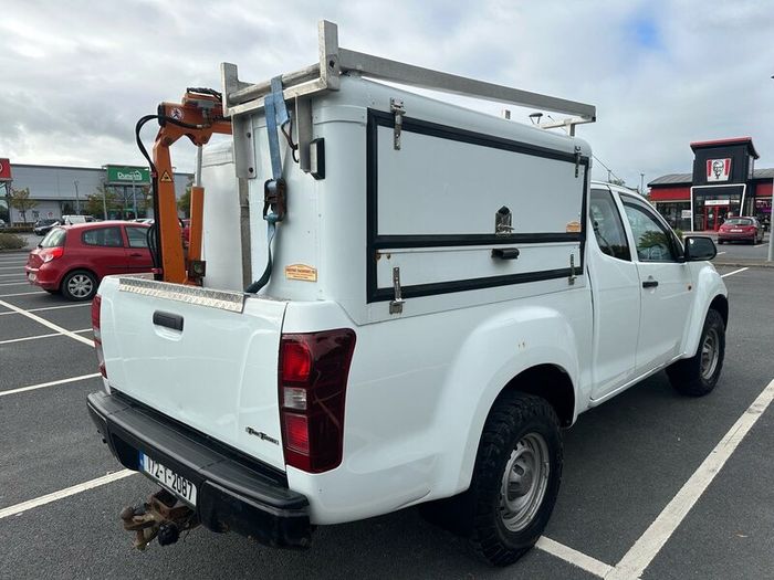 Isuzu D-Max 2.5 Diesel 4x4 Pick Up with Hi-ab