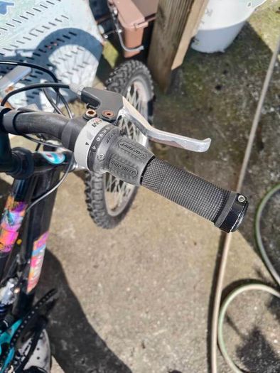 Apollo charm kids bike