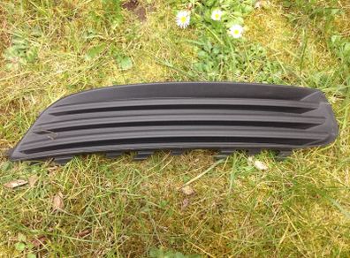 Insignia bumper grill (driver side)