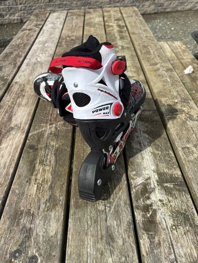 Inline skating boots
