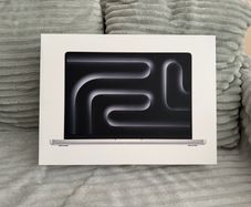 MacBook Pro 14.2 inch 24GB unified memory 512GB SSD