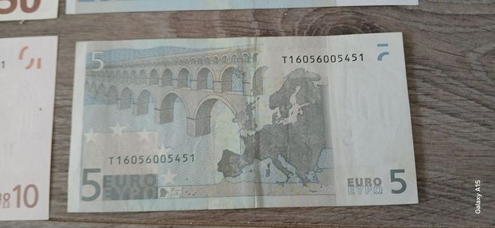 first euro notes T series Ireland