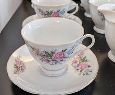Vintage Yong Sheng / Nanjing Pagoda Chinese Floral Porcelain Tea Set