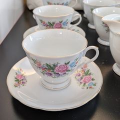 Vintage Yong Sheng / Nanjing Pagoda Chinese Floral Porcelain Tea Set