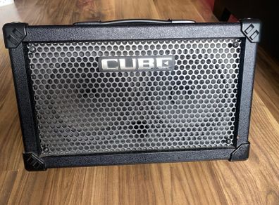Roland street cube battery powered amp Boxed with power cable and carrying bag
