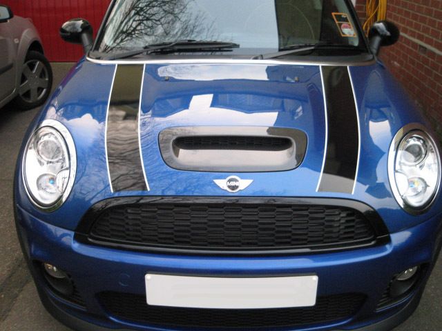 mini bonnet stripes