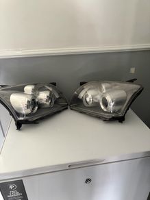 toyota avensis headlights