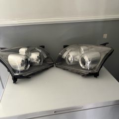 toyota avensis headlights