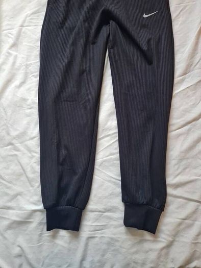 Nike bottoms Black polyester size medium 28" leg in new condition