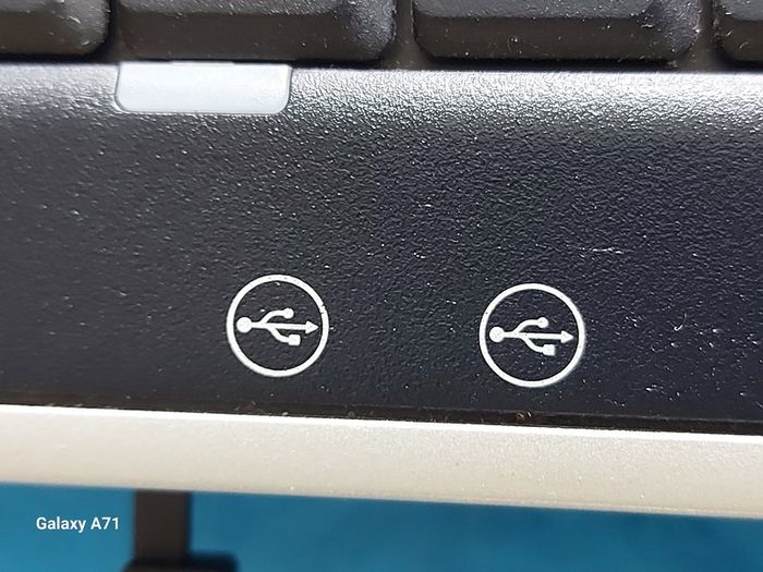 HP Pavilion zv6000, Windows XP, in excellent cosmetic condition, A Genuine real Blast from the past