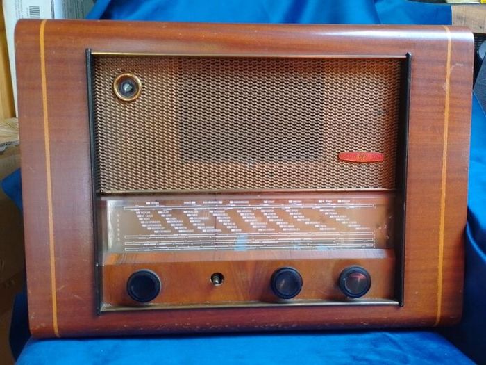 PYE Dundrum Ireland vintage radio