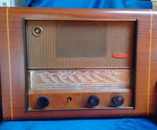 PYE Dundrum Ireland vintage radio