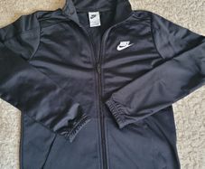 Nike Zippie / tracksuit top. Size 10yrs. New