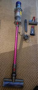 Dyson v10