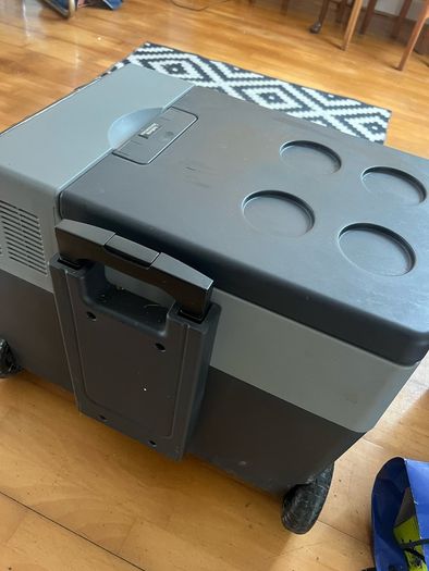 Halfords Advanced Portable Fridge Freezer on wheels with handle -22oC to +10oC