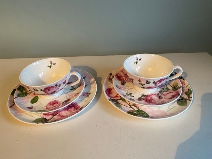 Dora Papis  vintage pink roses fine china trio very pretty