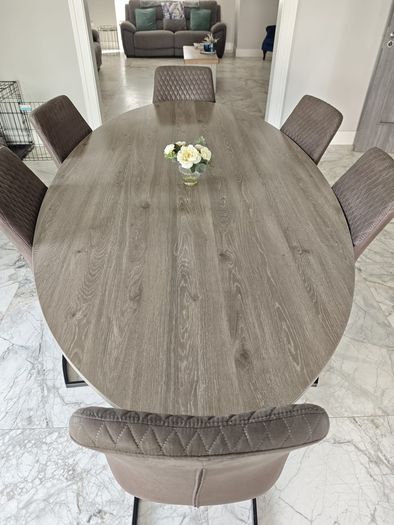 table and chairs