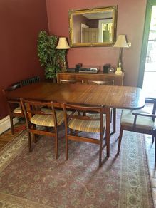 mid century extendable dining table , very good condition