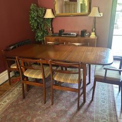 mid century extendable dining table , very good condition