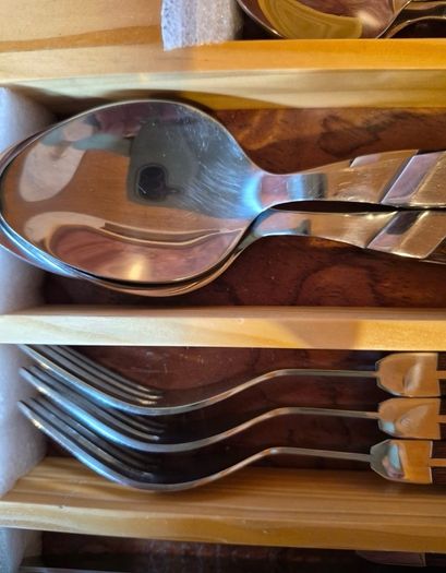 Newbridge Home Cutlery Box