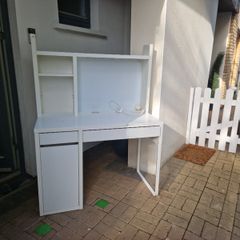 Make up dresser