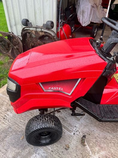 Ride on lawnmower