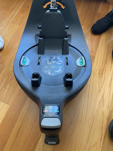 Cybex - 2 no. Car Seats & Base to suit