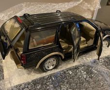Ford Expedition 1:18 Scale
