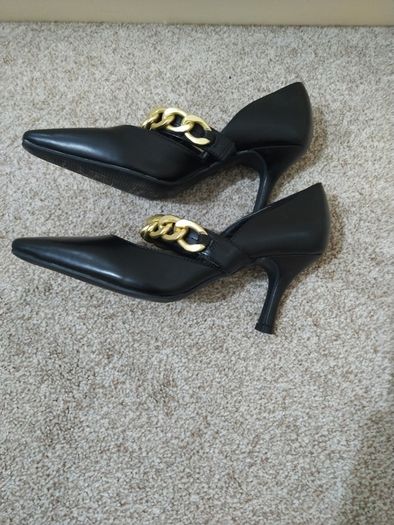 Ladies shoes