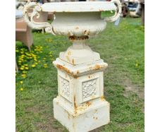 Urn Large Handles and Pedestal CH R 102 W