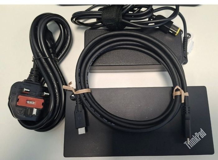 Lenovo ThinkPad Universal USB Type-C Dock LDA-KP Type 40AY 90W UK power plug