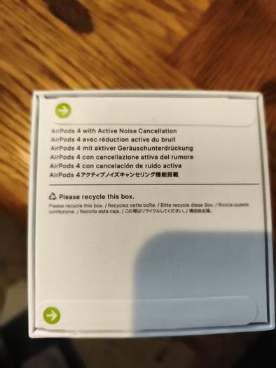 Airpods 4 with Active noise cancellation