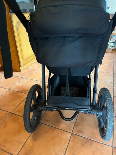 Ickle bubba Venus Prime Jogger I-size travel system and ISOFIX base