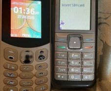 2 x old skool nokia phones sim free
