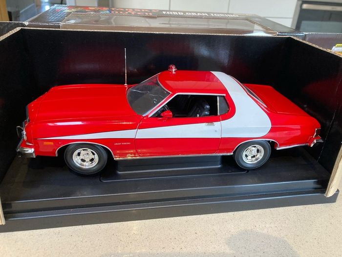 Ford Gran Torino Scale 1/18 Starsky & Hutch 2