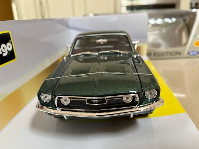 Ford Mustang GTA Fastback 1/18 Burago Rare