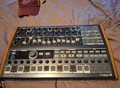 Arturia Minibrute 2s