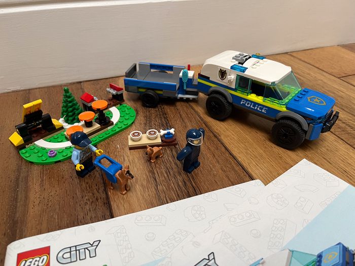 LEGO 60369 Mobile Police Dog Training 100% Complete w/ Instructions & Figs
