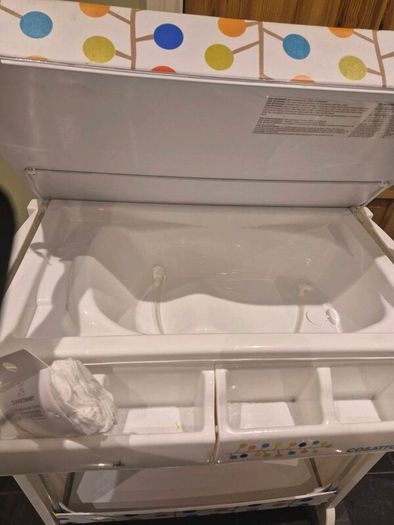 Baby changing unit