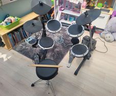 Electronic Drum Kit + Amp + Stool