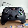XBox One 1 TB + Controller Image 4