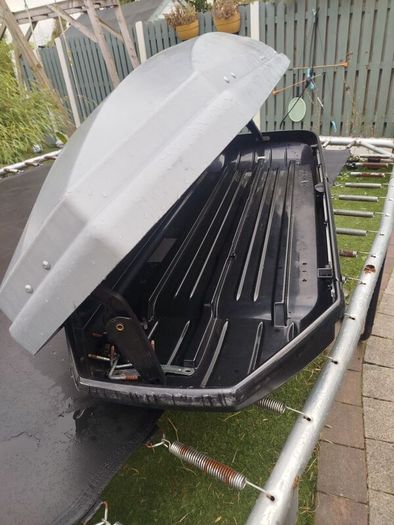 Thule exodus roof box