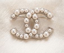 Pearl brooch