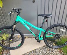 Voodoo kids mountain bike 24" wheel