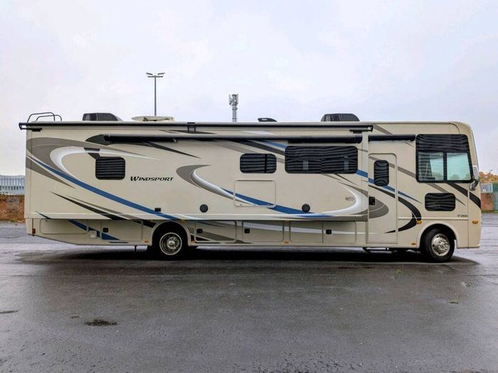 Thor Windsport 33ft Motorhome